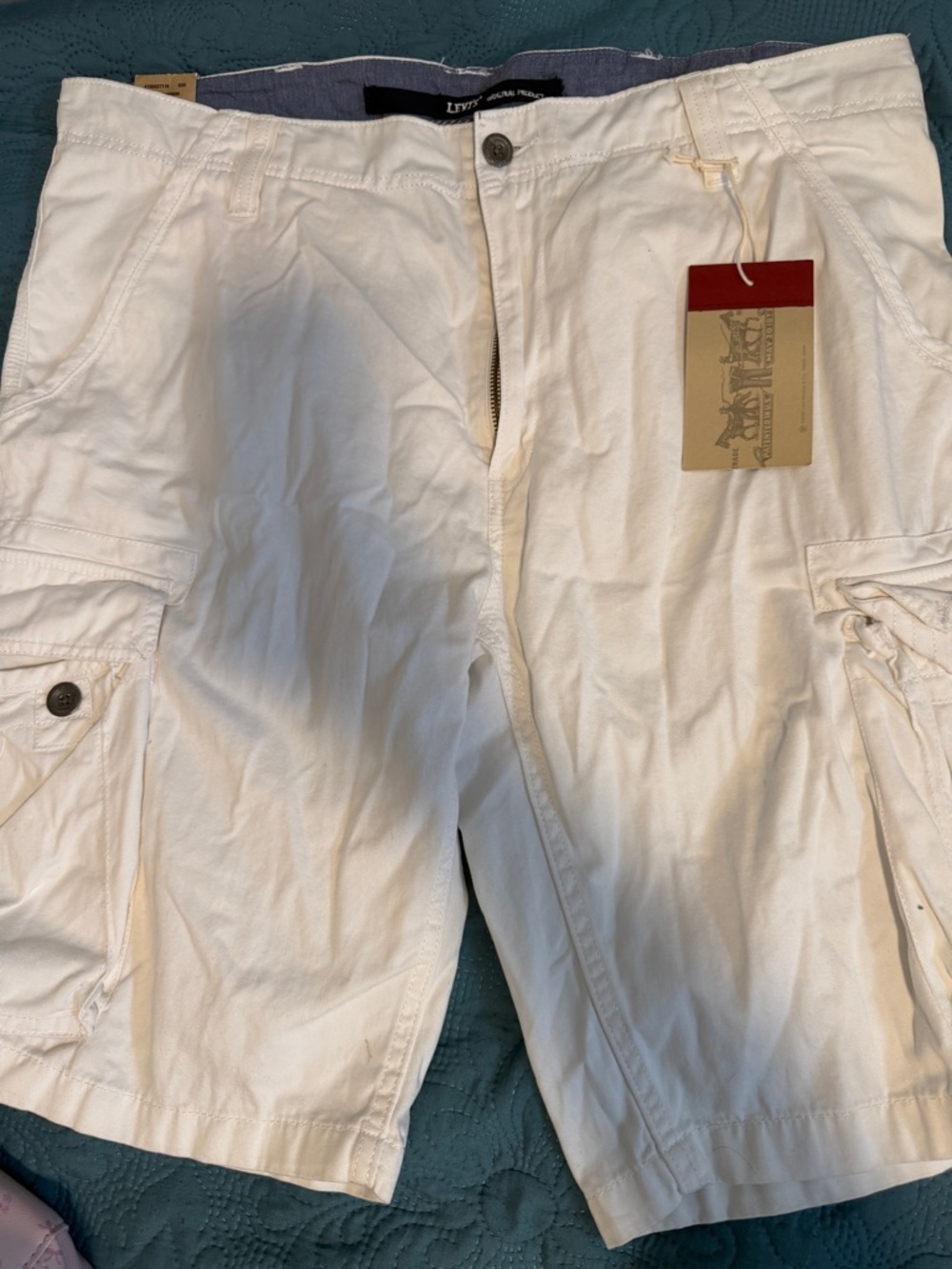 Levi's Men's Cream Cargo Shorts with Pocket Flap Detail